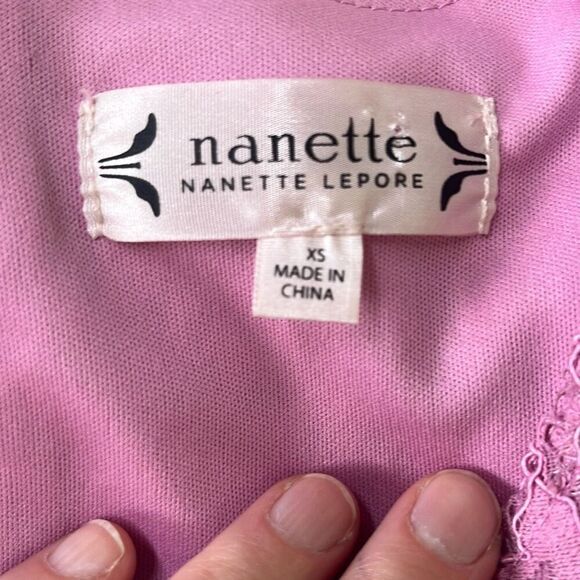 Nanette‎ Lepore Women's Pink Lace Bell Sleeve Flutter Top Blouse XS - Picture 3 of 4